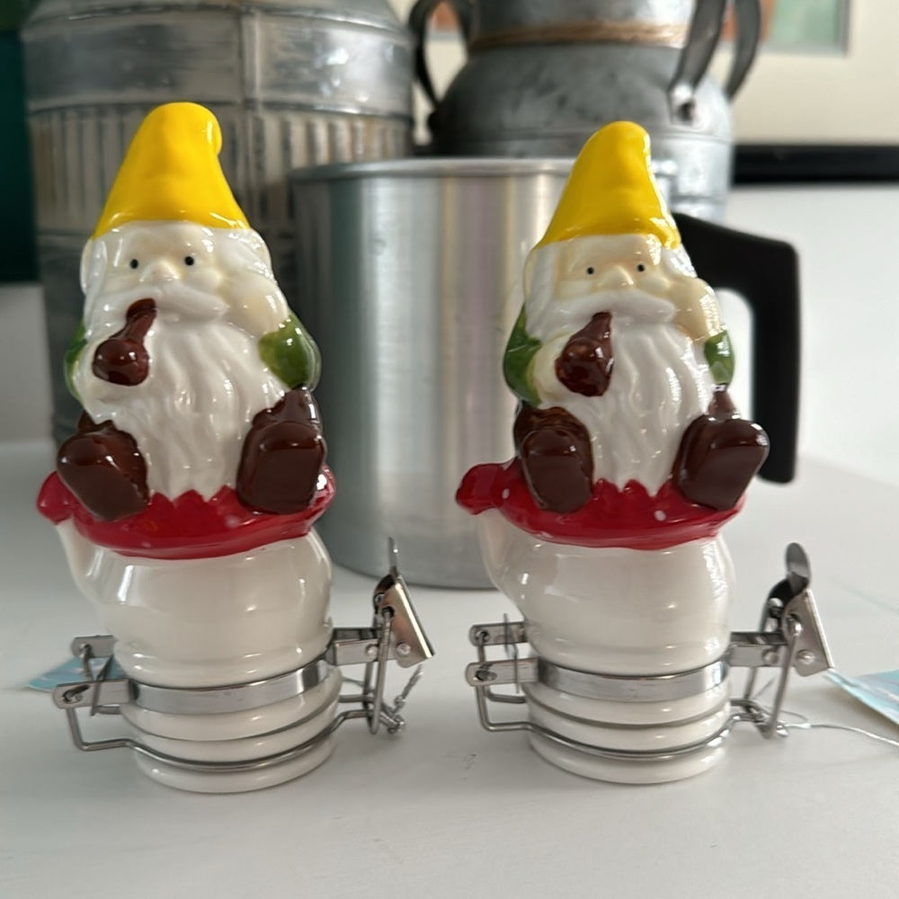Set Gnomes Porcelain Container Art Decor NWT (2)